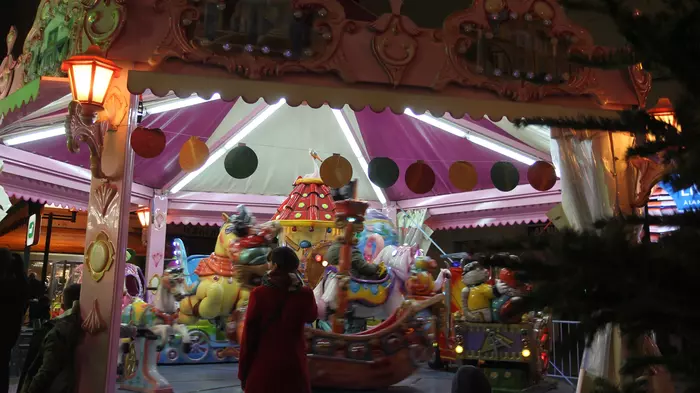 Carrousel et chalet aux délices de Noël