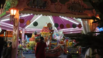 Carrousel et chalet aux délices de Noël