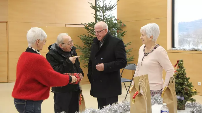 Une distribution de colis de Noël à destination des aînés de la ville 